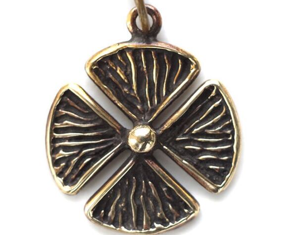 clover pendant as an amulet of good luck