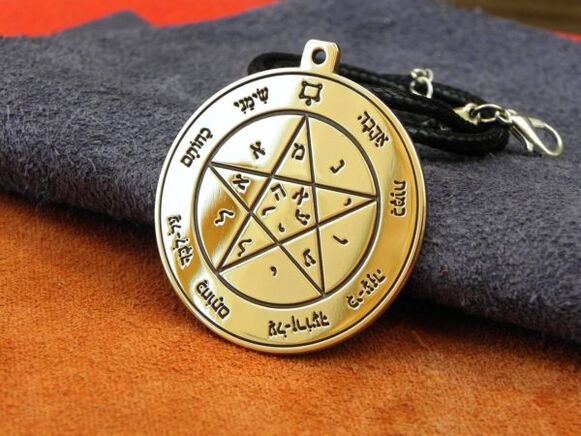Solomon's pentacle as a talisman of good luck